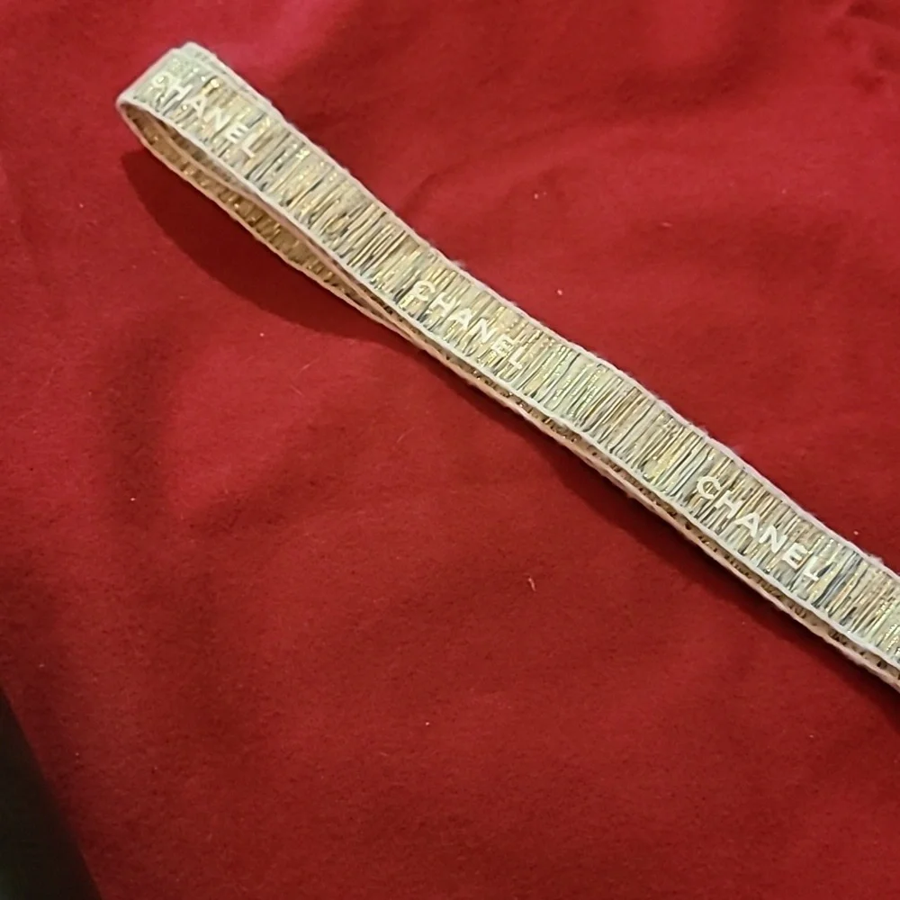 Authentic CHANEL Ribbon - Picture 2 of 4